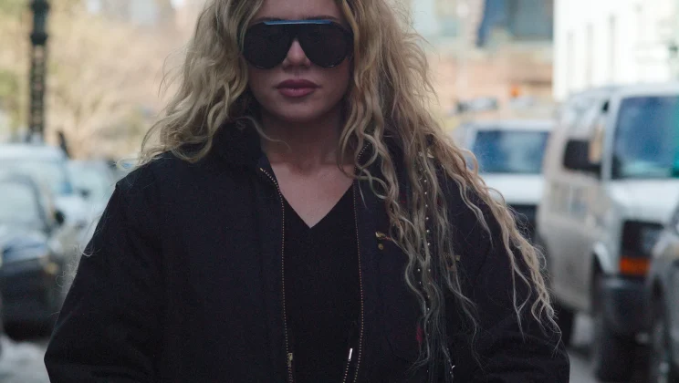 Get to Know Singer Slayyyter: Age, Background, Personal Life & Career Growth