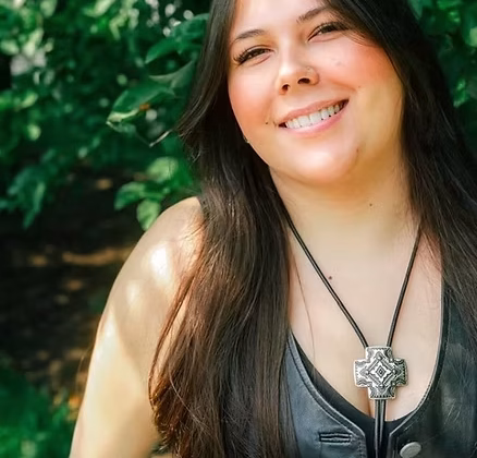 Get to Know Singer Gigi Perez: Age, Background, Personal Life & Career Growth
