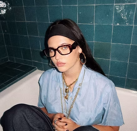 Singer Sienna Spiro Age, Family, Bio, Life and Career